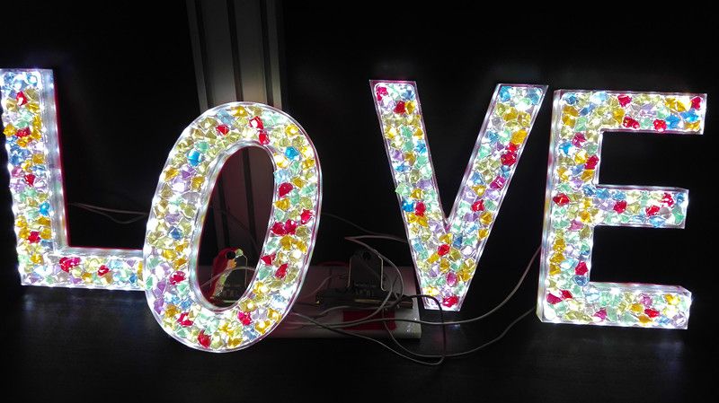 水晶字和亞克力吸塑發(fā)光字的區(qū)別_亞克力水晶廣告字標(biāo)牌_亞克力水晶字怎么報(bào)價(jià)