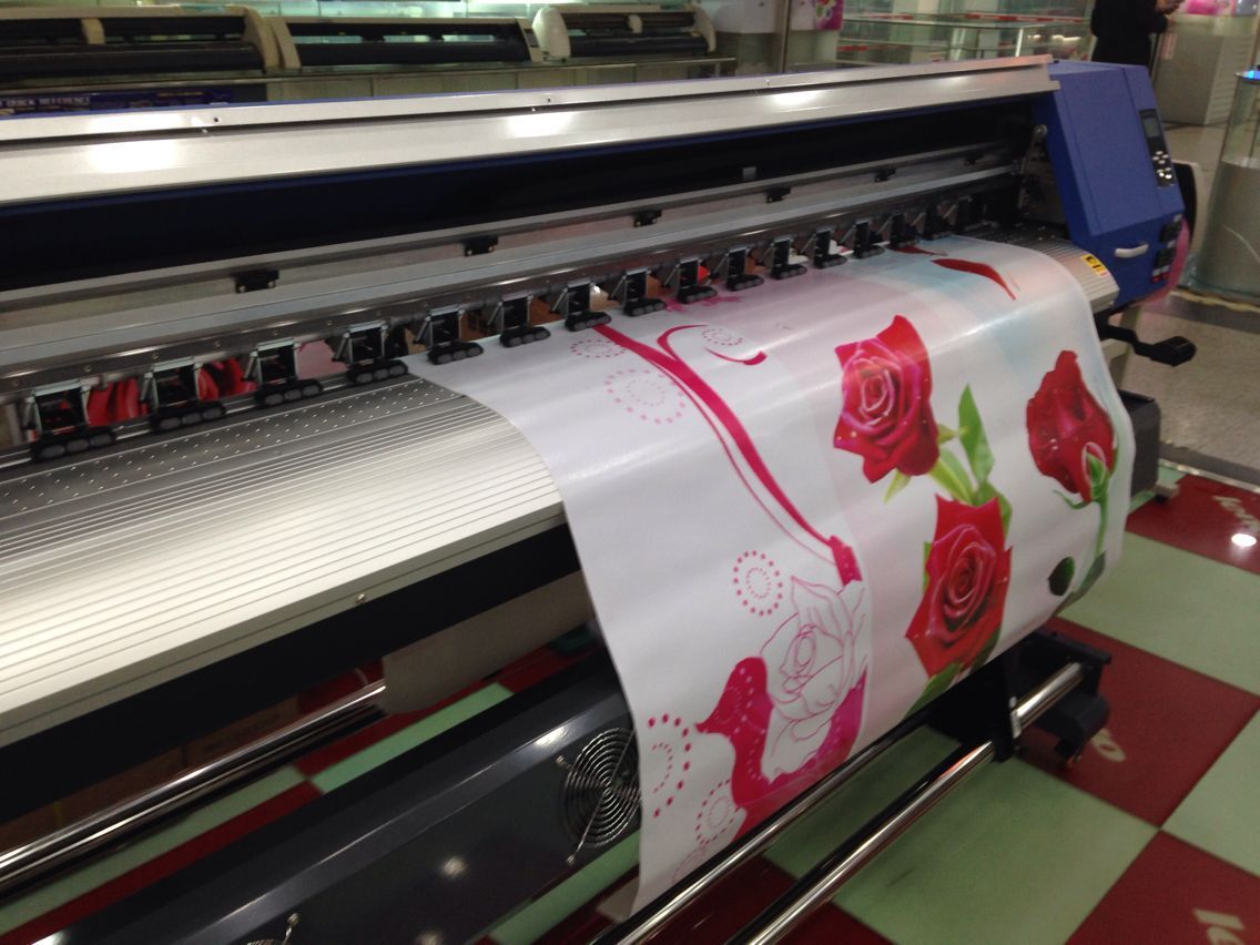 普通噴繪布與黑底噴繪布的區(qū)別_uv噴繪機(jī)能uv刀刮布嗎_uv噴繪機(jī)和普通噴繪機(jī)的區(qū)別