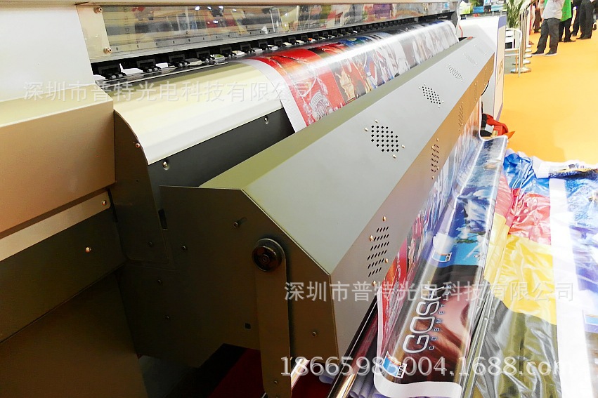 普通噴繪布與黑底噴繪布的區(qū)別_uv噴繪機(jī)能uv刀刮布嗎_uv噴繪機(jī)和普通噴繪機(jī)的區(qū)別