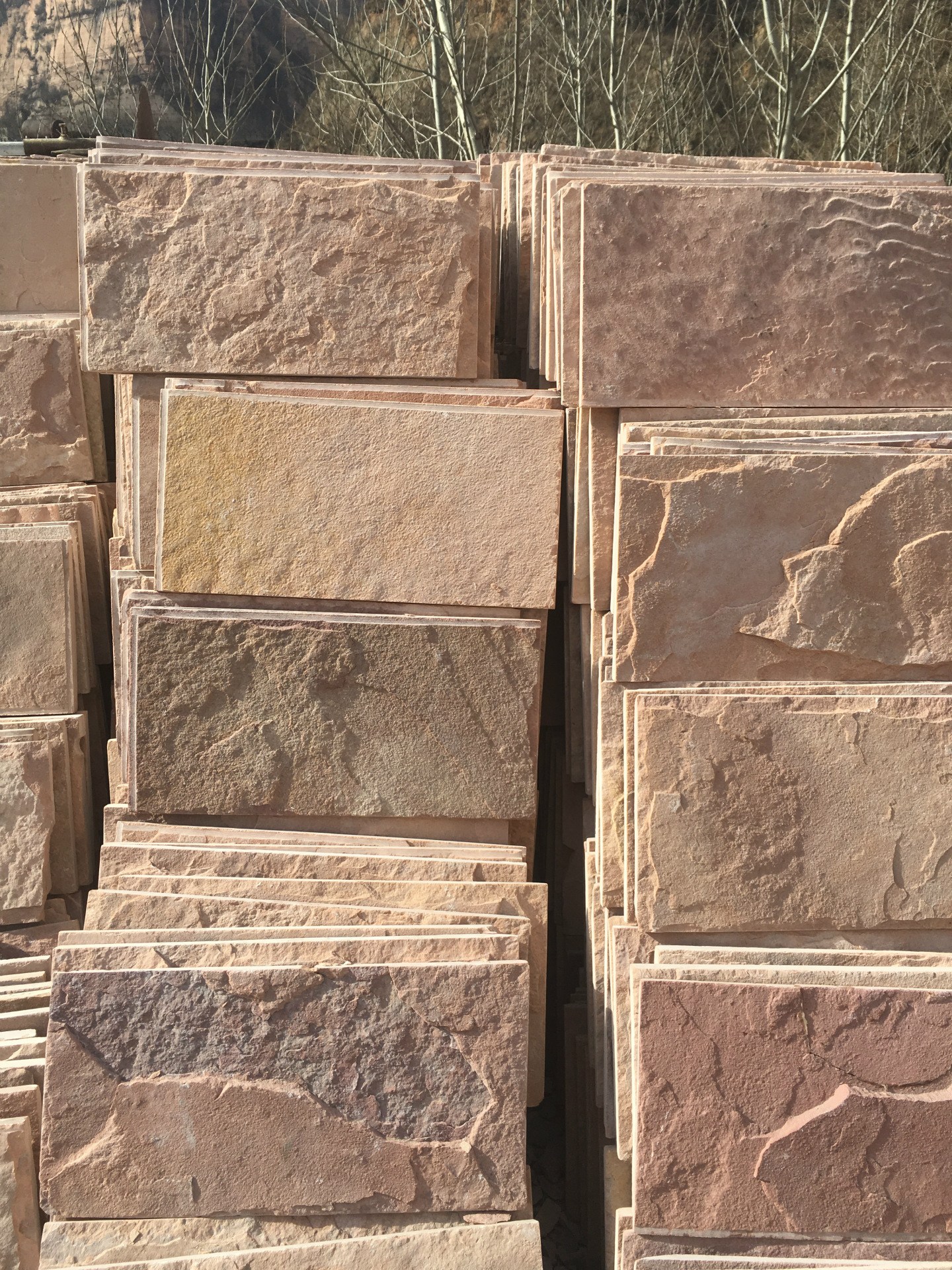 別墅外墻磚廠家現(xiàn)貨供應綠石英文化石圖片效果圖