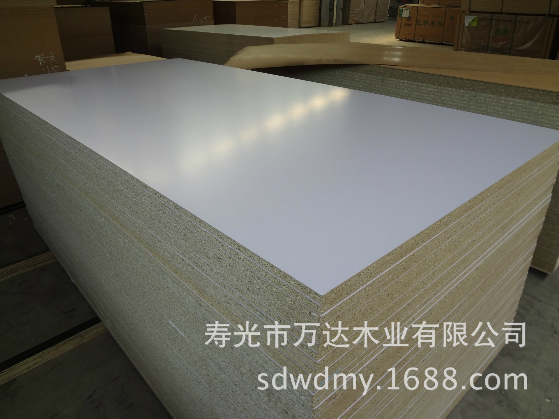 晶鋼門和亞克力哪個(gè)好_晶鋼門和亞克力哪個(gè)好_二級(jí)鋼好還是三級(jí)鋼好