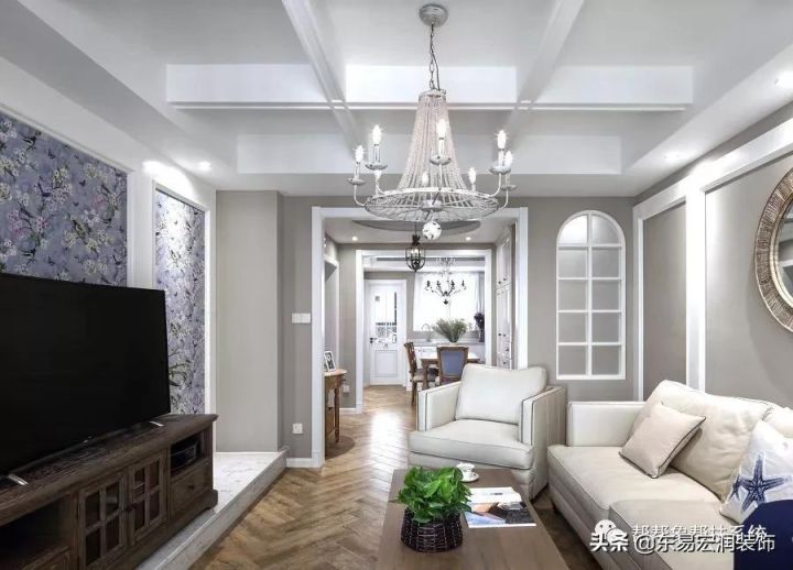 亞克力吊頂怎么吊_亞克力吊頂_亞克力燈片吊頂?shù)淖龇?/></p>
<p>鋁扣板越厚越好？</p>
<p>不是。</p>
<p>選購鋁扣板，最主要是查看其鋁質厚度。一般300*300的鋁扣板厚度需要0.6的，而600*600的鋁扣板需要0.8的。選擇時要注意商家是否通過加厚烤漆層來增加整體厚度，這種鋁扣板不要購買。</p>
<p><img src=