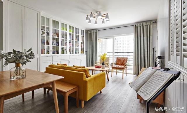 沙發(fā)背景墻不知道怎么裝修？25款不同風格布局，總有一款你喜歡的