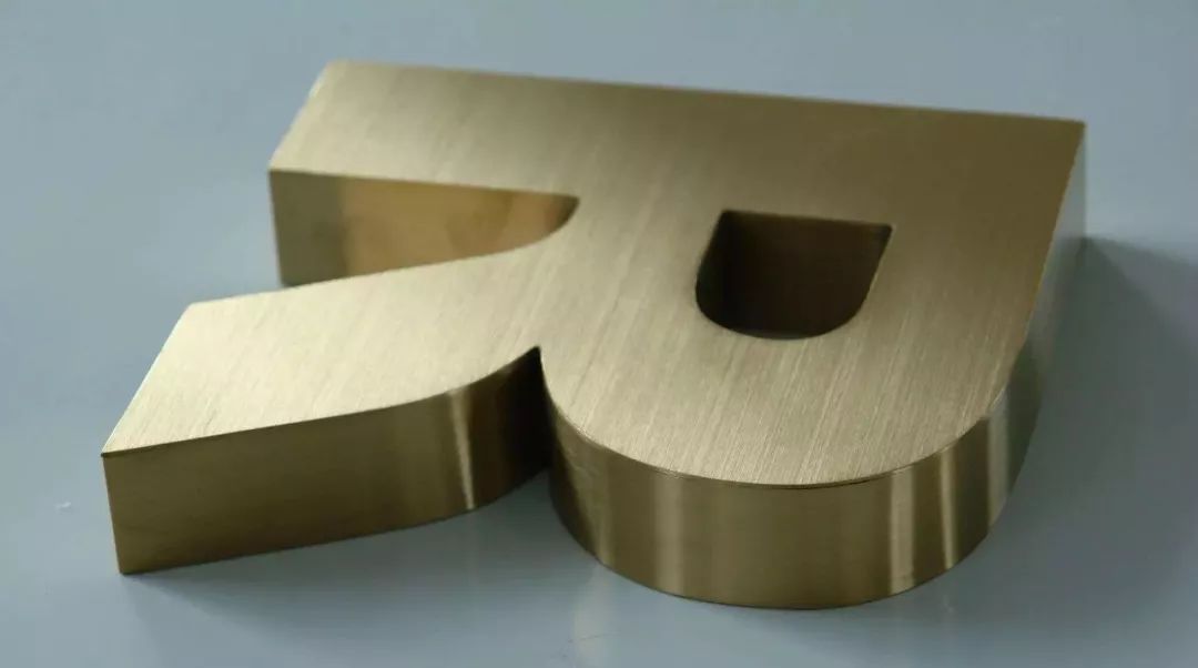 外露發(fā)光字體和亞克力子體那種比較好_亞克力板字體圖片_亞克力燈箱板價格