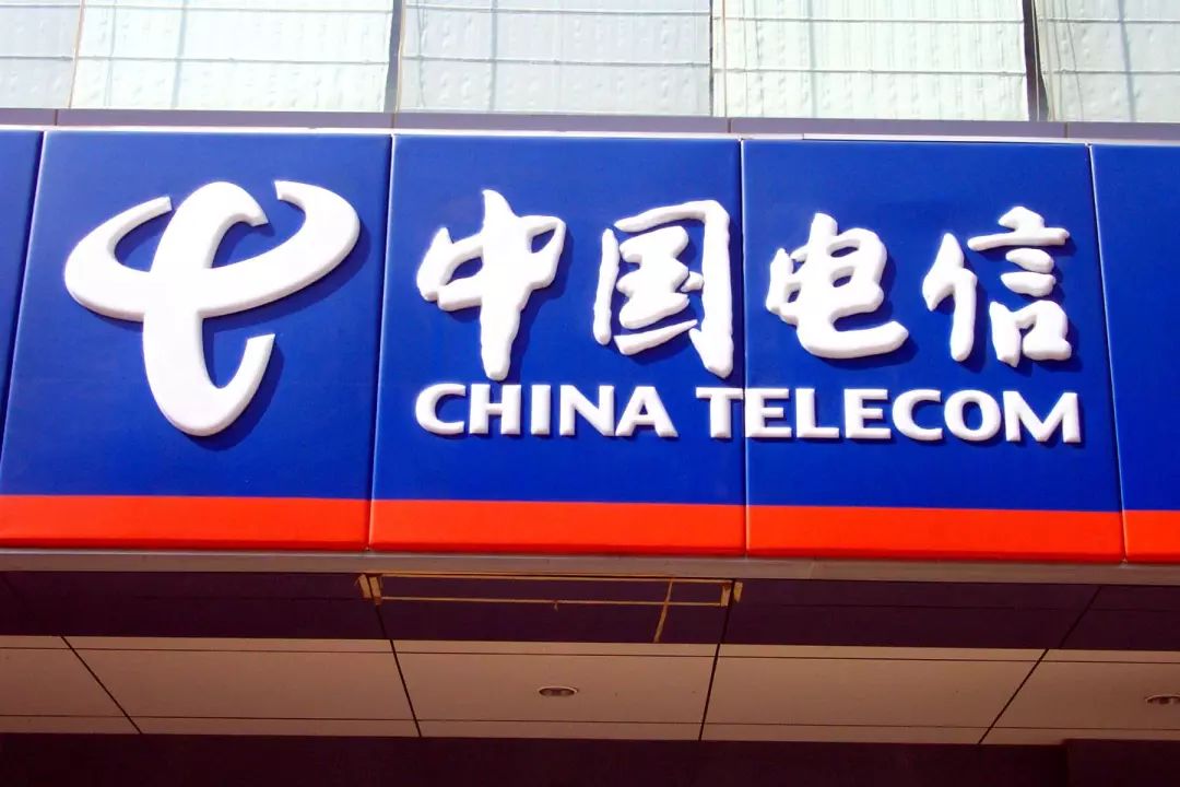 外露發(fā)光字體和亞克力子體那種比較好_亞克力燈箱板價格_亞克力板字體圖片