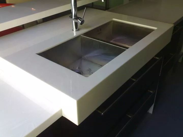 弗龍板與雪弗板區(qū)別_雪弗板做水槽柜好嗎_弗龍板和雪弗板