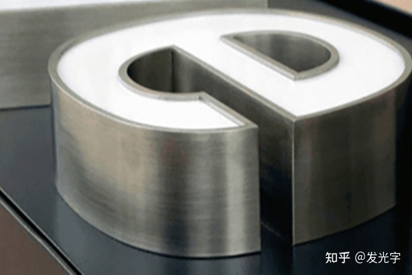 水晶字發(fā)光字怎么算報(bào)價(jià)_廣告發(fā)光字報(bào)價(jià)表_led廣告發(fā)光模組