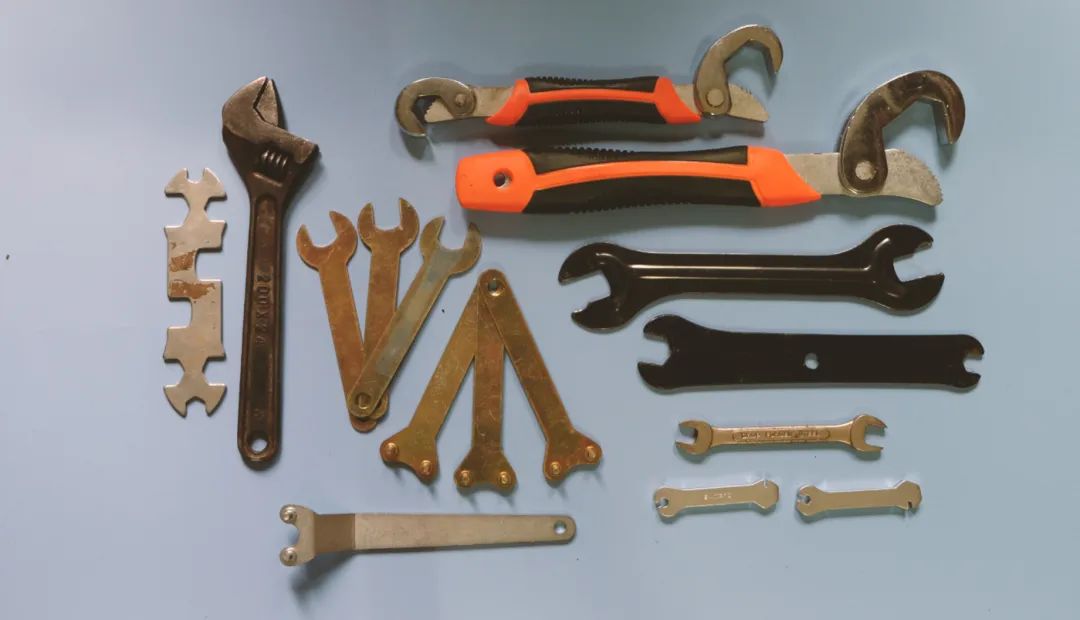 墻上開槽用什么工具_(dá)亞克力開槽用什么工具_(dá)電工開槽工具