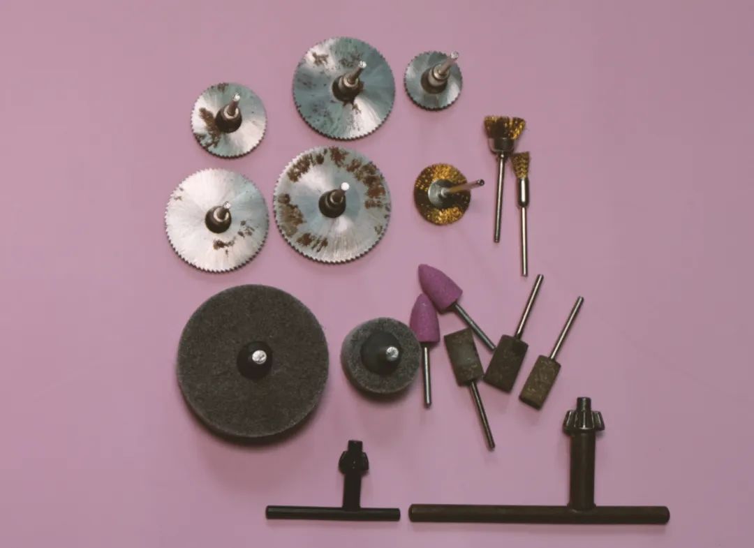 亞克力開槽用什么工具_(dá)墻上開槽用什么工具_(dá)電工開槽工具