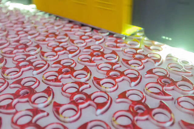 uv打印收費(fèi)標(biāo)準(zhǔn)_uv打印背景墻_uv浮雕打印