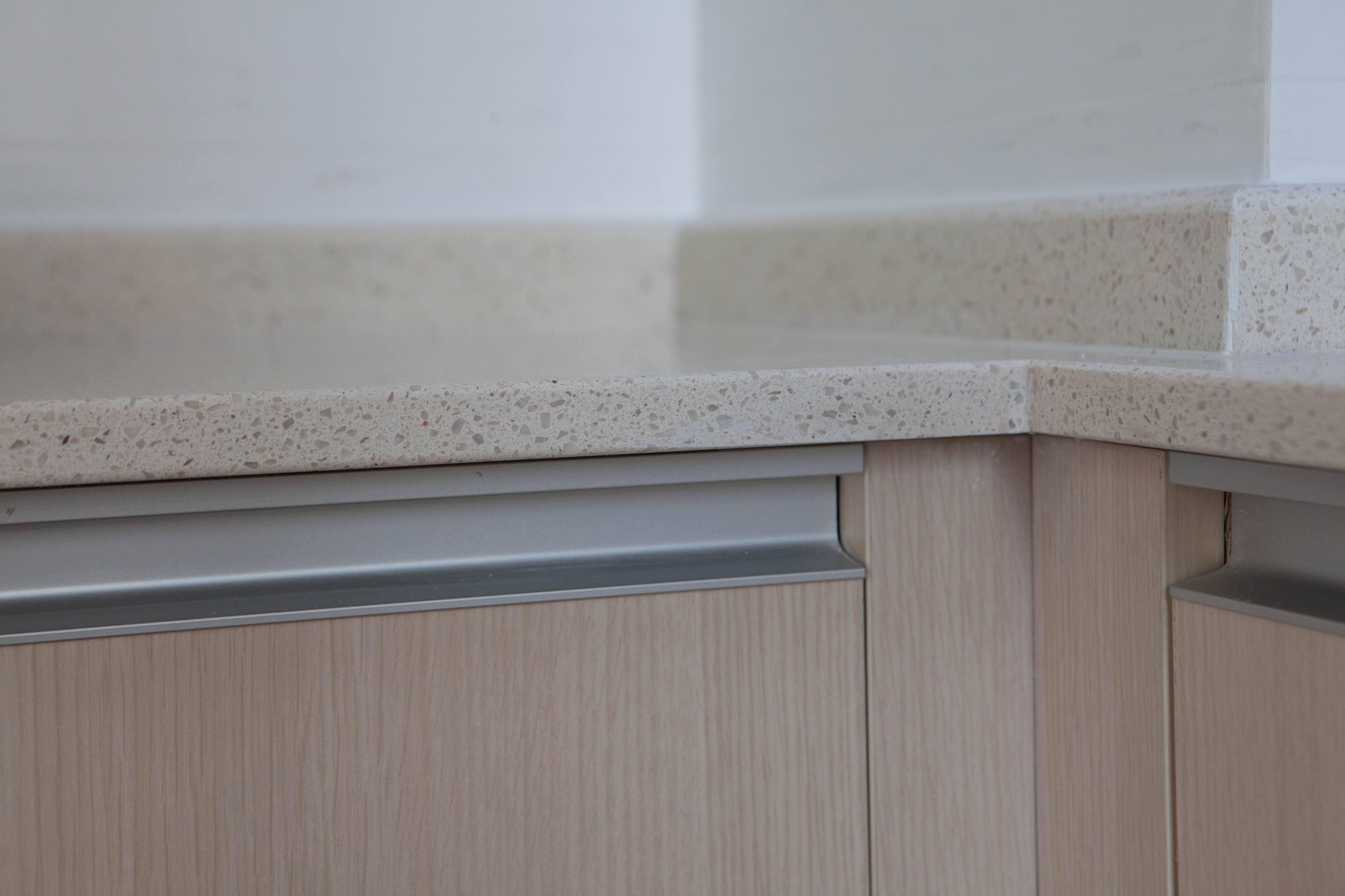 亞克力樹(shù)脂是什么材料_樹(shù)脂擺件材料工藝品樹(shù)脂好嗎_樹(shù)脂字和亞克力字