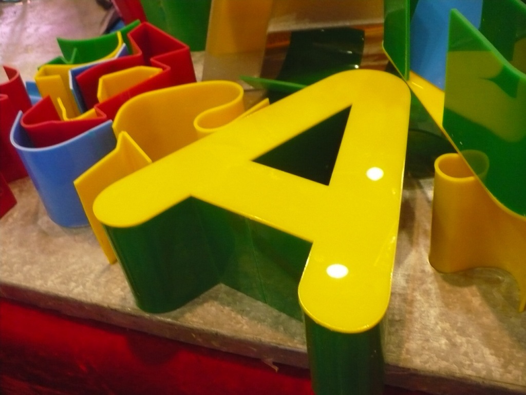 發(fā)光招牌字制作_免費(fèi)制作發(fā)光字_qq發(fā)光文字頭像制作