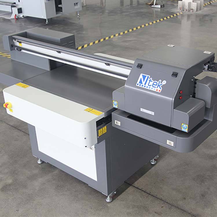 uv打印機(jī)噴頭沒(méi)堵但是不出墨_uv卷材機(jī)打印墻紙_東川平板uv機(jī)什么噴頭