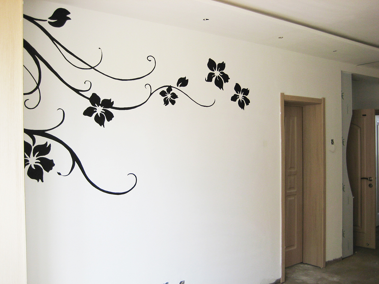 墻面手繪創(chuàng)意圖案大全_墻面手繪畫多少錢一個(gè)平方_自己手繪墻面