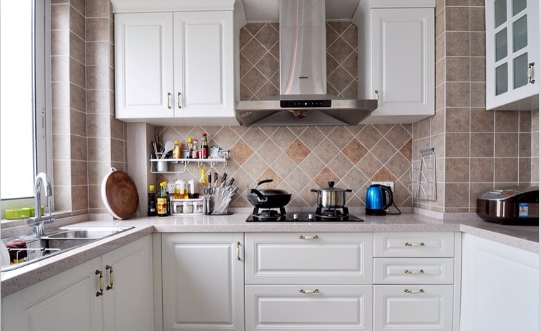 高光亞克力門板是什么材質(zhì)_亞克力門板廠家_亞克力門板優(yōu)缺點(diǎn)