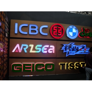 亞克力板字體 亞克力發(fā)光字的制作工藝？