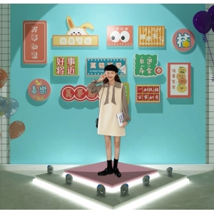 亞克力字是什么材質(zhì) 網(wǎng)紅店裝飾新寵——亞克力墻貼爆火，廣告人如何分一杯羹？