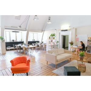 辦公室文化墻需展示什么內(nèi)容 寵物友好的辦公室設(shè)計(jì)